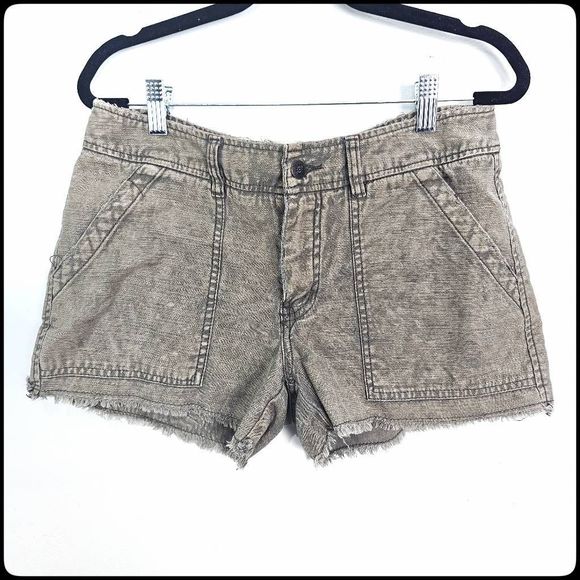 Free People Pants - FREE PEOPLE Women's Frayed Hem Tan Denim Space Dye Distressed Shorts Size: 4